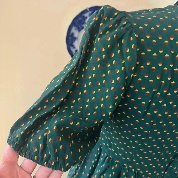 Vintage | Green Patterned Tiered Shirt Sleeve Midi Dress - Picture 5 of 8